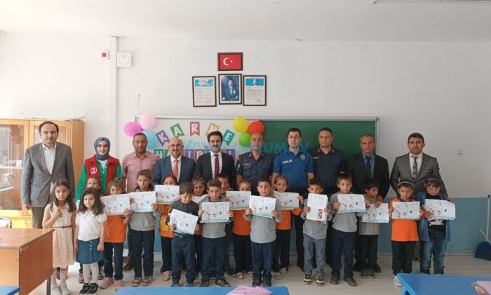 Oğuzlar’da Öğrenciler Karnelerini Aldı