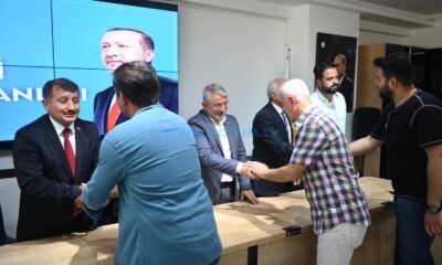 Ak Partililer Parti Binasında Bayramlaştı