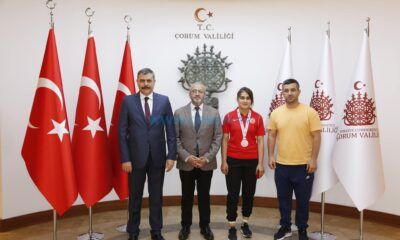 Avrupa Üçüncüsü Güreşçiyi Kutladı