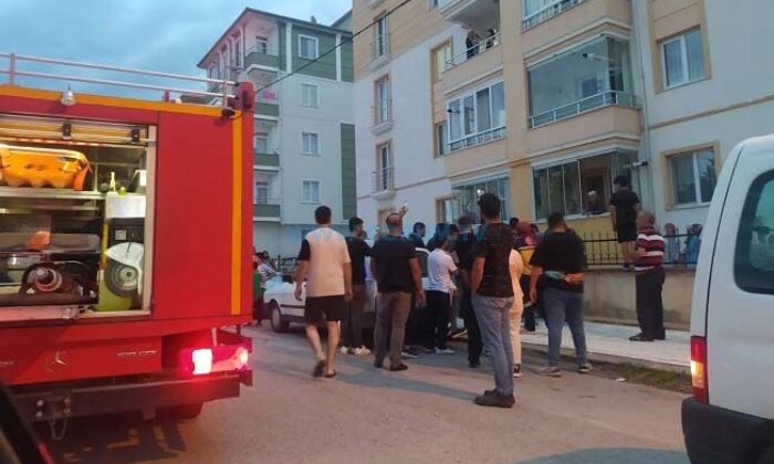 Çocuğun Kafası Demir Parmaklıklara Sıkıştı