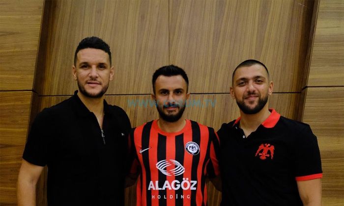 Defansa Bir Takviye Daha