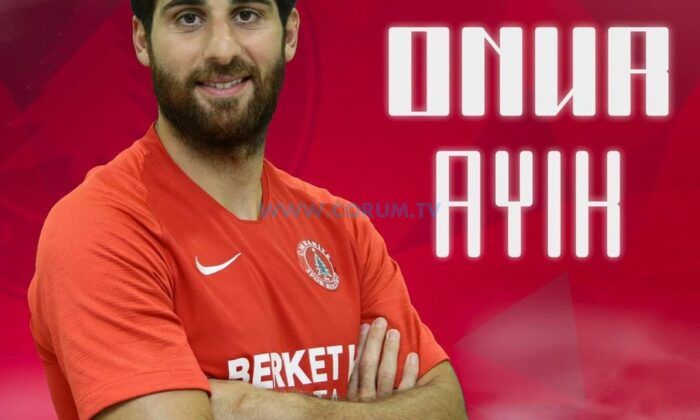 Onur Ayık 1 Yıl Daha Ümraniyespor’da