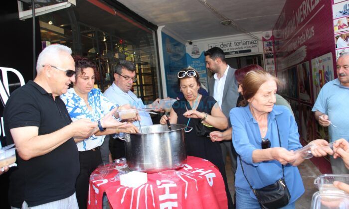 CHP’den Aşure İkramı