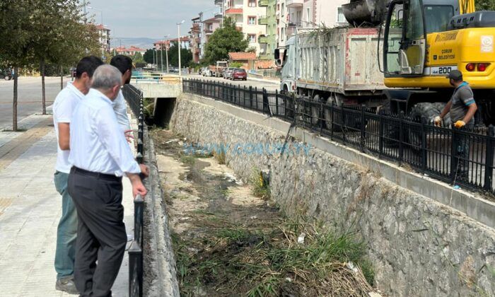 Dereler Temizleniyor