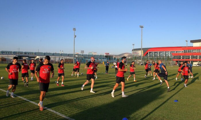 Göztepe Mesaisi Sürüyor