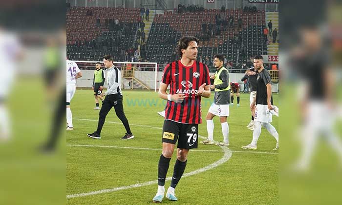 Ahmet İlk Kez Forma Giydi