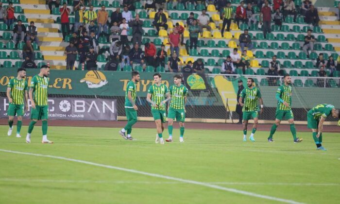 Şanlıurfa, Sakaryaspor Galibiyetiyle Çıkış Arıyor