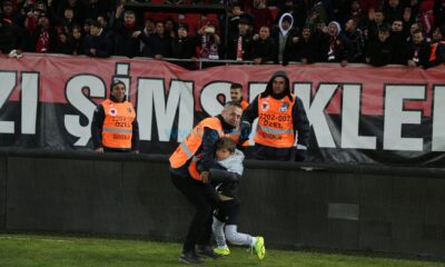 Minik Taraftarı Zor Tuttular!