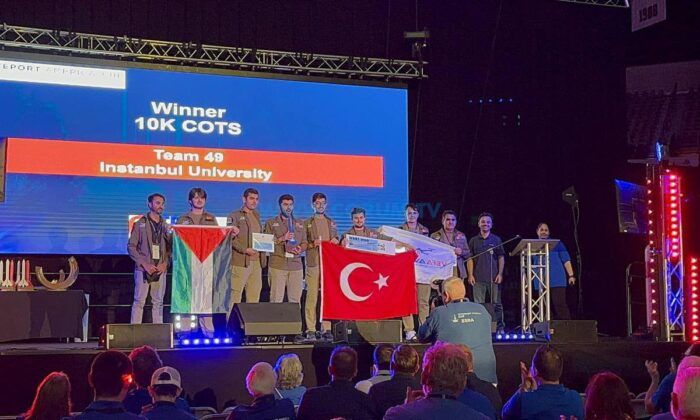 Ahlatcı: Gurur Duy Türkiye