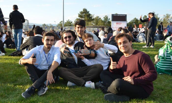 HİTÜ’de Yüzler Gülüyor, Binlerce Öğrenci Yerleşti