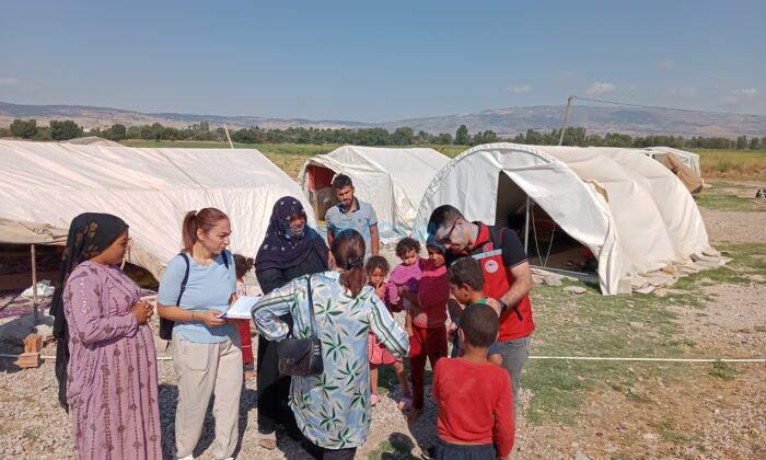 Mevsimlik Tarım İşçileri Yalnız Bırakılmıyor