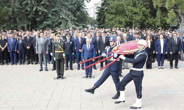 Ataya Saygı Çelengi