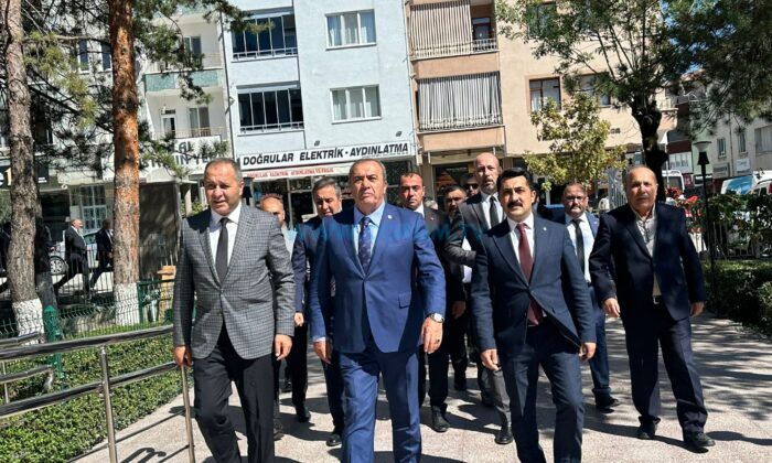 MHP’lilerden Bayat’a Çıkarma