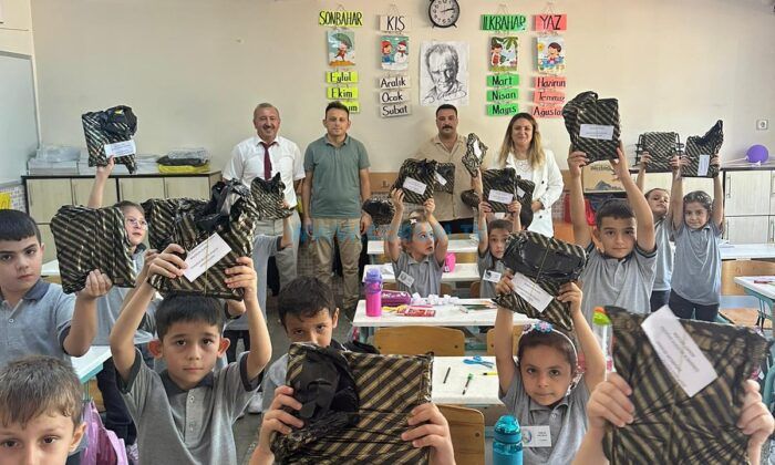 Miniklere Okul Hediyesi