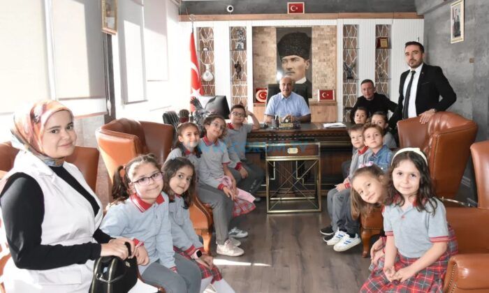 Miniklerden Başkan Amcalarına Ziyaret