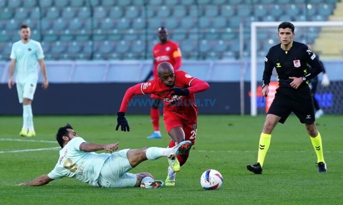 Esenler Erokspor-Çorum FK Maçı En Az İzlenen Maç Oldu