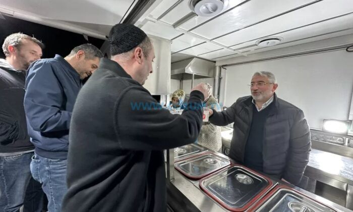 Mobil İkram Aracı, 400 Bin Kişiye Ulaştı