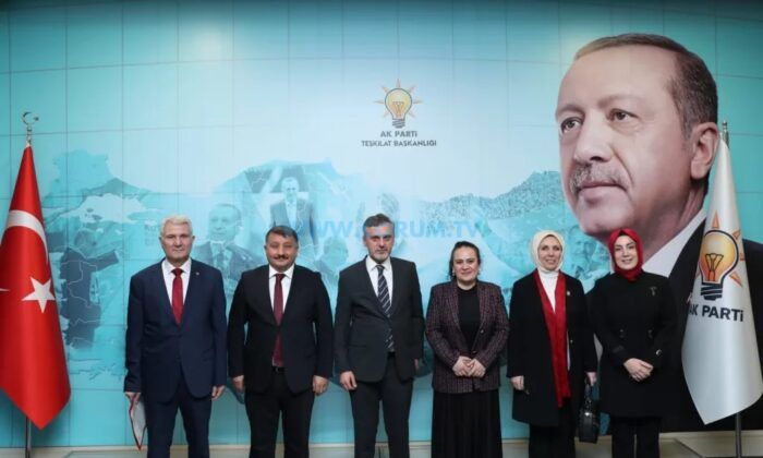 AK Parti’ye İki Atama Birden