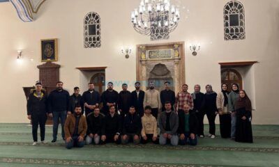 AK Partili Gençler Camileri Temizliyor