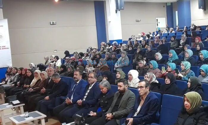 Müftülükten ‘Kadına Yönelik Şiddetle Mücadele’ Paneli