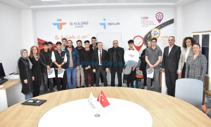 İŞKUR, Öğrencilere Mesleki Yönelim Testi Uyguluyor