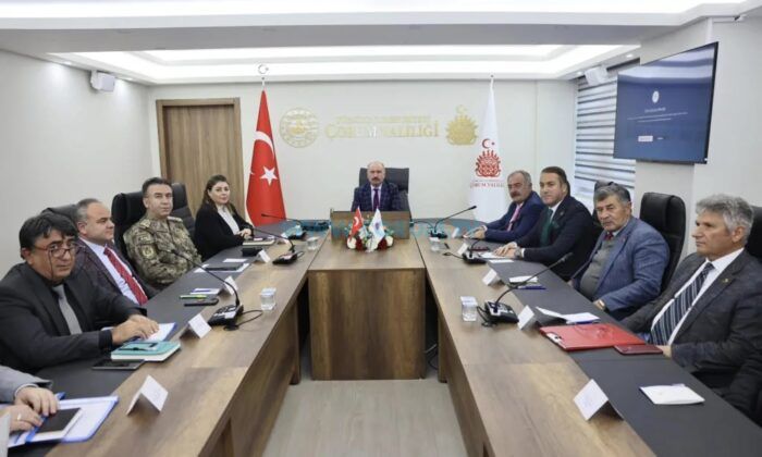 Mahallelerin Sorunlarını Muhtarlardan Dinledi