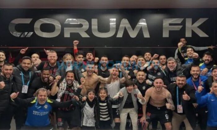 Çorum FK’li Futbolculardan Galibiyet Pozu