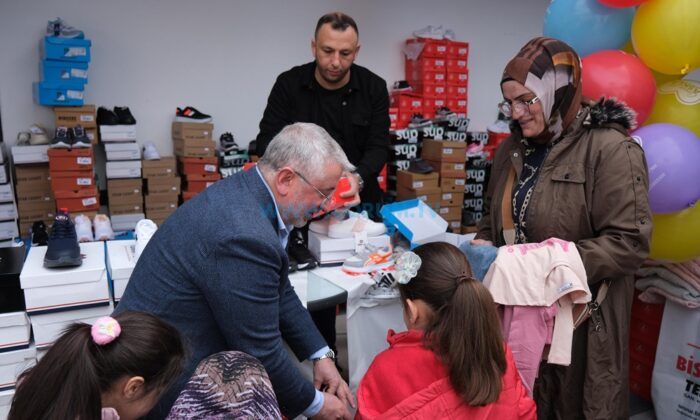 Çocukların Yüzlerini Güldürdüler