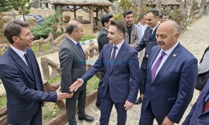 Halk ve Protokol Parkta Bayramlaştı