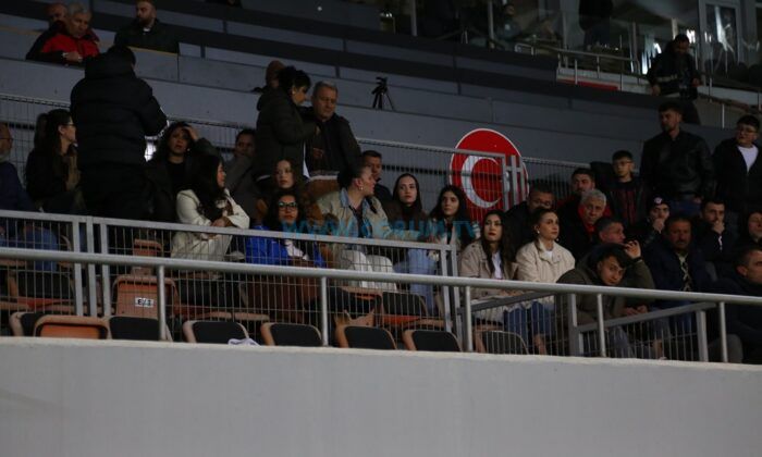 Eren’in Eşinden Taraftara Sitem