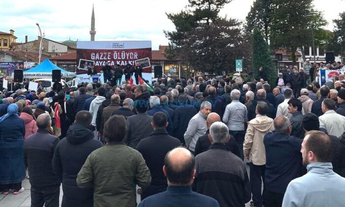 ‘Gazze Ölüyor, İnsanlık Bakıyor’