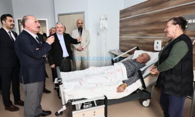 Hastanede Hasta ve Sağlık Çalışanlarıyla Bayramlaştılar