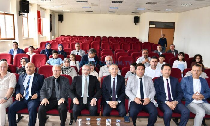 Bursluluk Sınavı Şampiyonları Ödüllendirildi