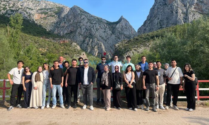 Gençler, Çorum’un Güzelliklerini Gezdi