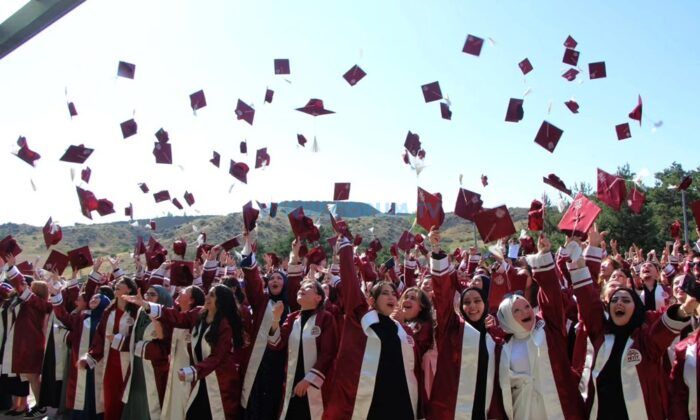 Sungurlu MYO’da Mezuniyet Coşkusu