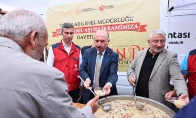 Ulu Cami’de Aşure İkramı