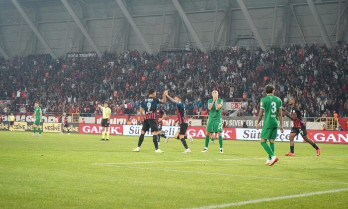 Tarihe Geçecek Üstünlük Üç Puan Getirmedi!