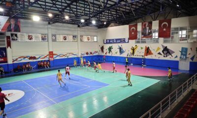 Okul Sporları Genç Erkekler Hentbol Müsabakaları Başladı