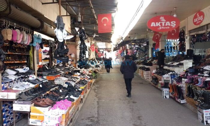 Arasta, Ay-Yıldıza Boyandı