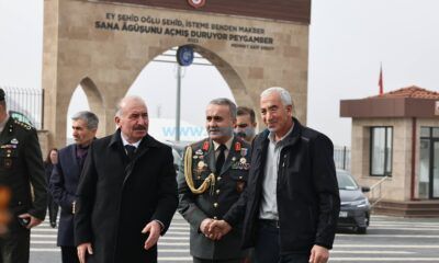 Azerbaycan Heyetinden Şehitlik Ziyareti