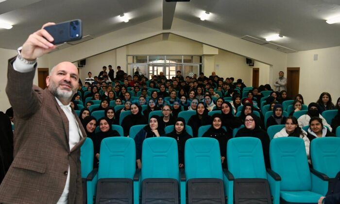 Dijital Çağın Bilinçli Özneleri Yetişiyor