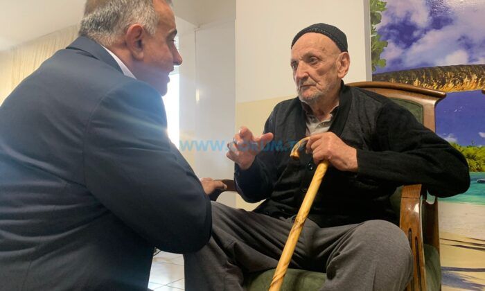 Ak Parti’den Ulu Çınarlara Bayram Vefası