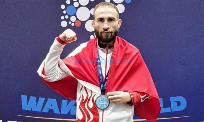 Dünya Şampiyonu Tekrar Ringe Çıkacak