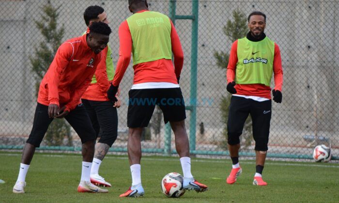 Fredy’den Thiam’a Övgü