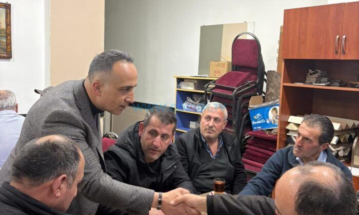 Kahvehanelerde Vatandaşın Sorunlarını Dinledi