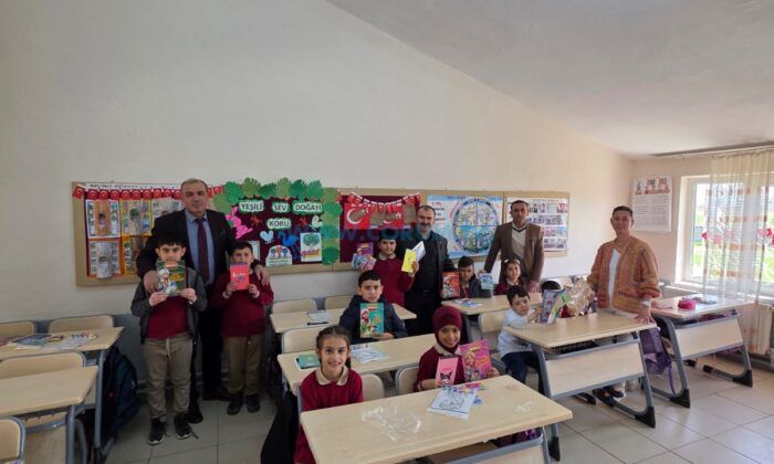 Köy Okulu Öğrencilerine Aziz Sancar ve İbn-i Sina Vizyonu