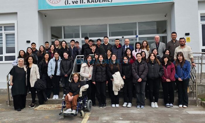 Özel Eğitimde Farkındalık İçin Liseler Tek Yürek Oldu
