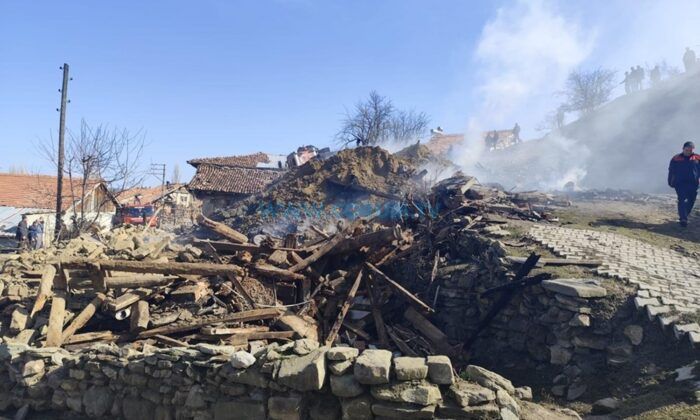 Yangının Ardından Yaralar Sarılıyor