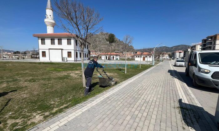 Yeşil Alanlar ve Tarihi Mekanlara Bakım