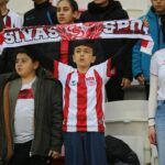 Deplasman Tribünü Doluyor Mu?